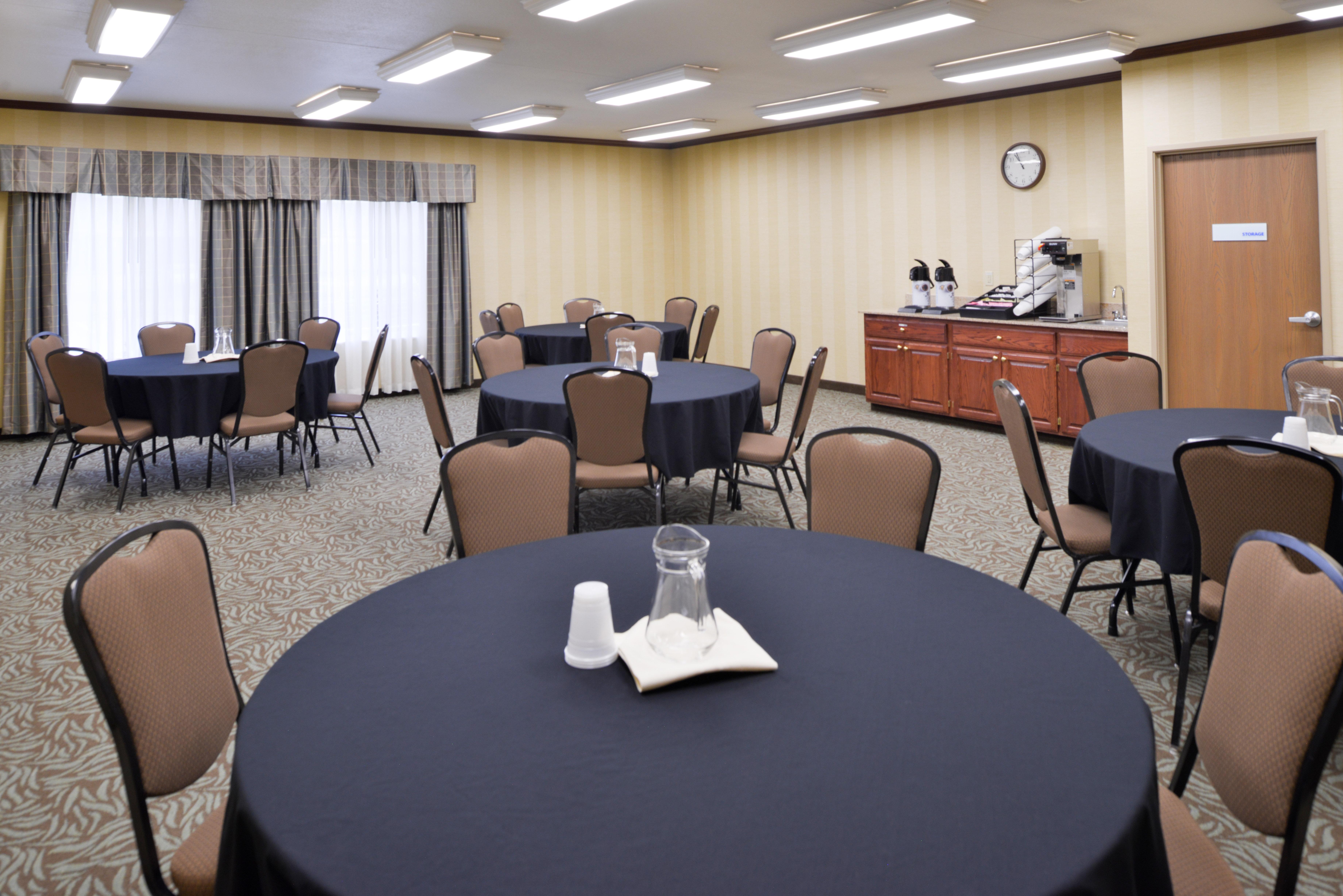 Holiday Inn Express Hotel & Suites Sioux Falls At Empire Mall By Ihg Exterior foto